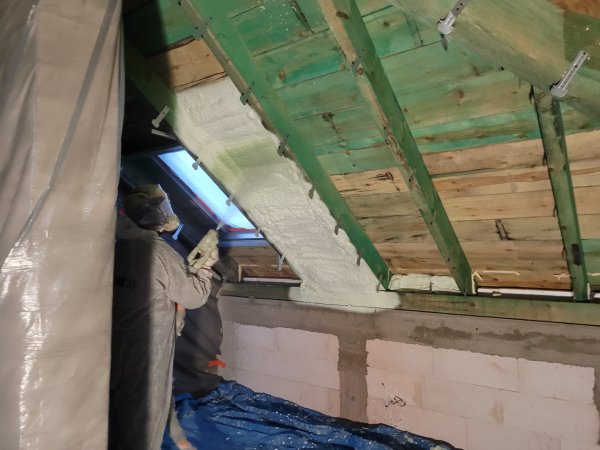 Realizacja ocieplenia pianką poliuretanową nr 16 - Ciepły Dom Lublin